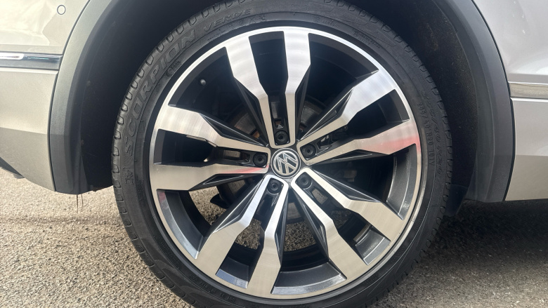 Volkswagen Tiguan 2.0 TDi 150 R-Line Tech 5dr DSG Diesel Estate